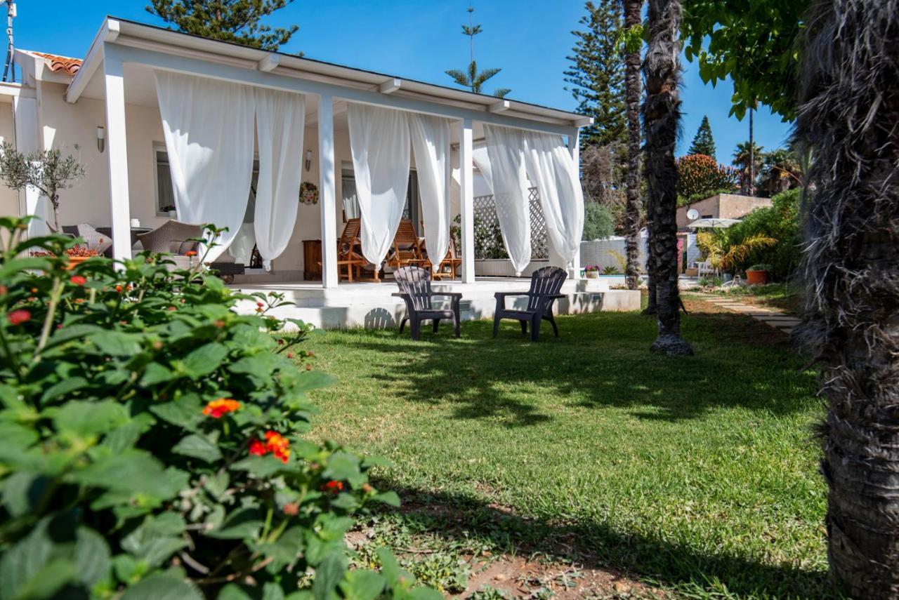 Holiday Fontane Bianche Gabriella Exterior photo